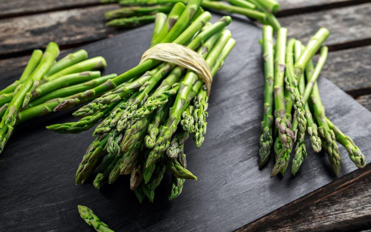 Come si puliscono gli asparagi? Ecco la risposta dell’esperto