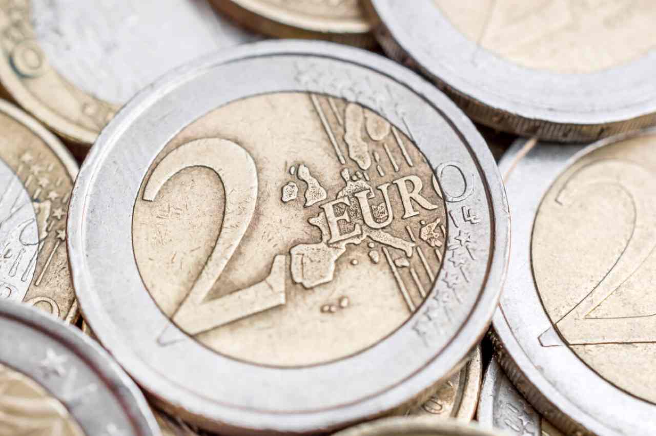 Hai questi 2 euro del 2006? Ecco quanto possono valere