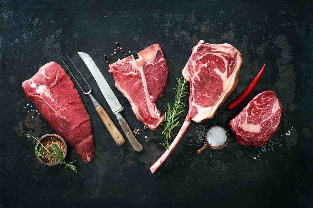 Mangiare carne rossa fa bene all’organismo? Ecco la verità