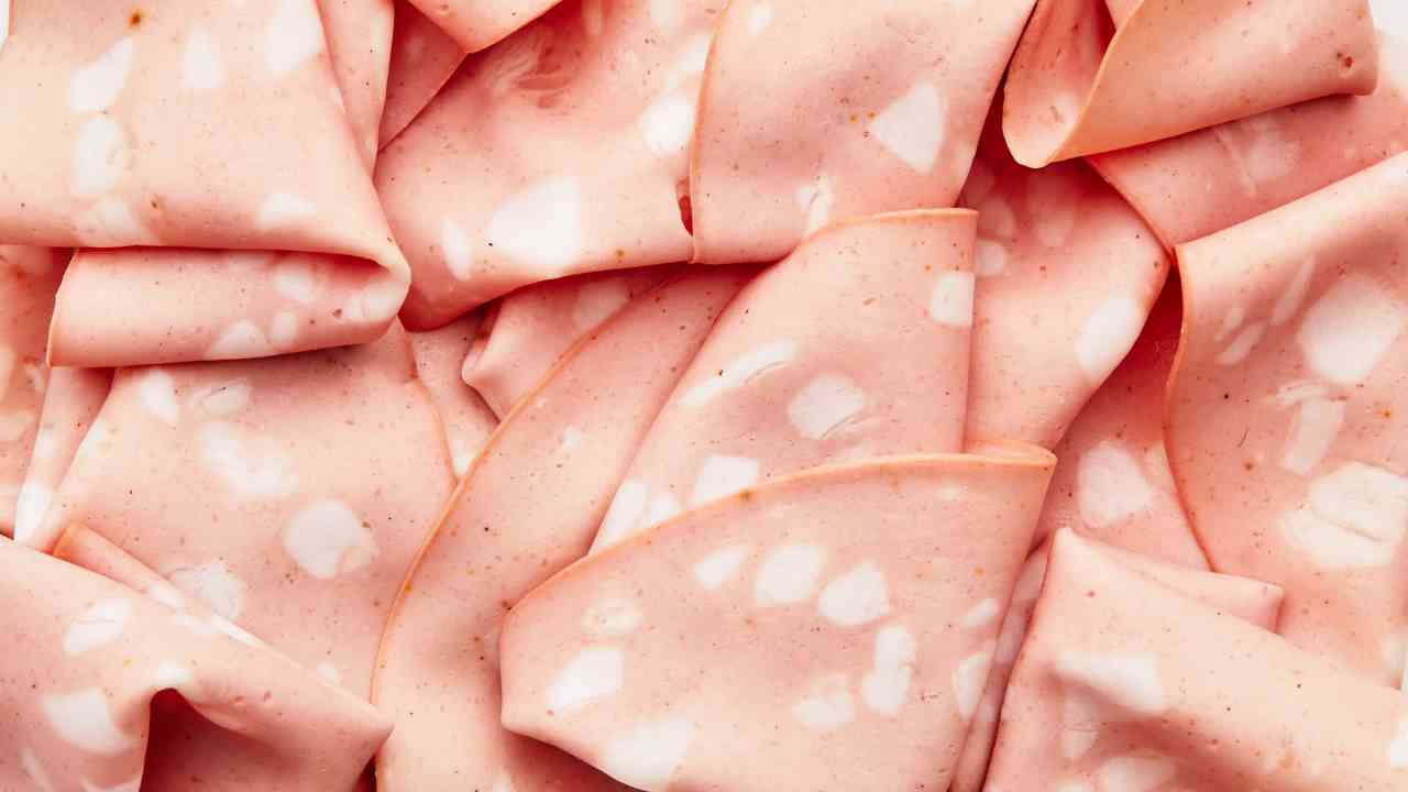 Mangiare mortadella con colesterolo e glicemia alti: ecco cosa accade