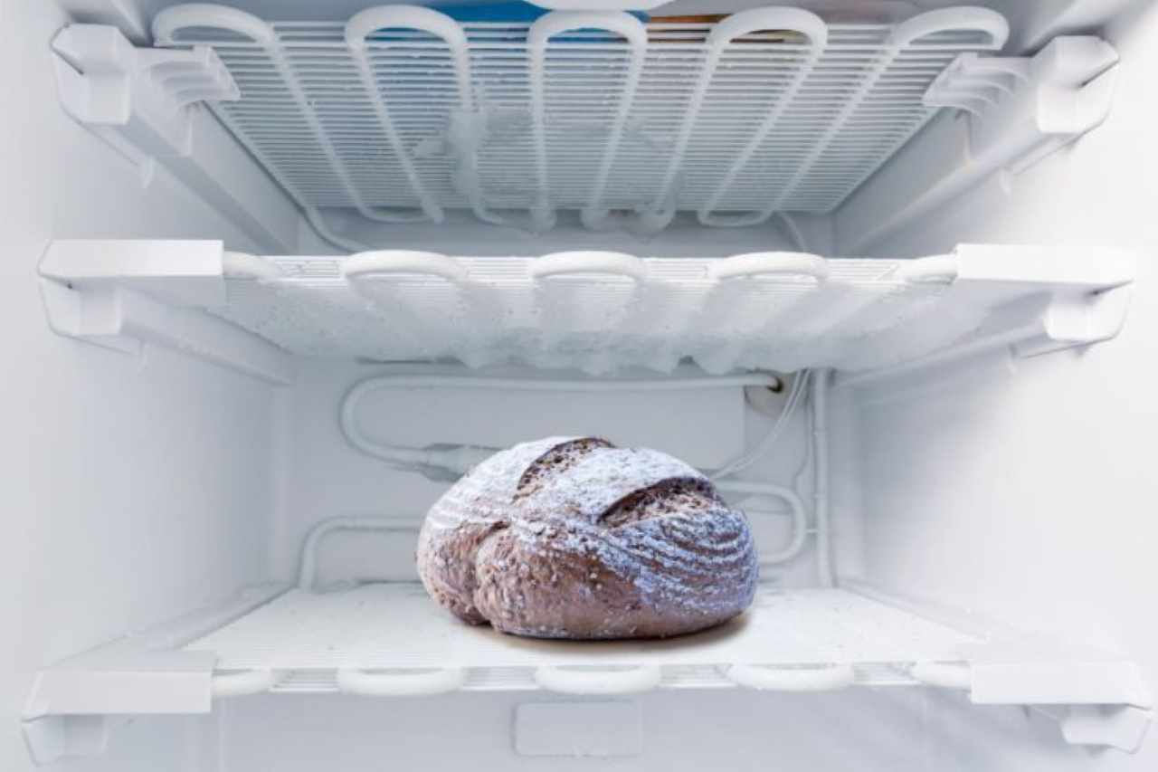 Mangiare pane congelato: attenzione, ecco cosa può accadere