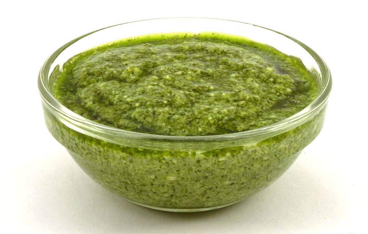 “Non mangiare questo pesto al basilico!”: attenzione, è stato sequestrato