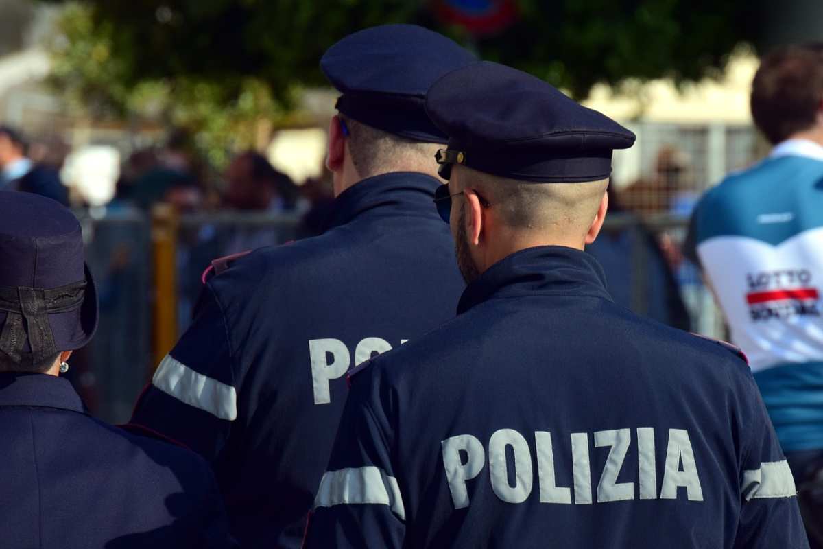 Polizia attenzione domande